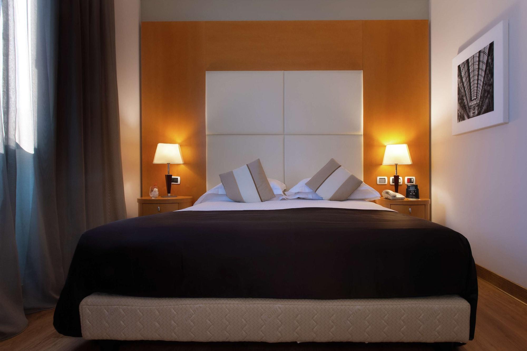 Отель Dolce By Wyndham Milan Malpensa Сомма-Ломбардо Экстерьер фото