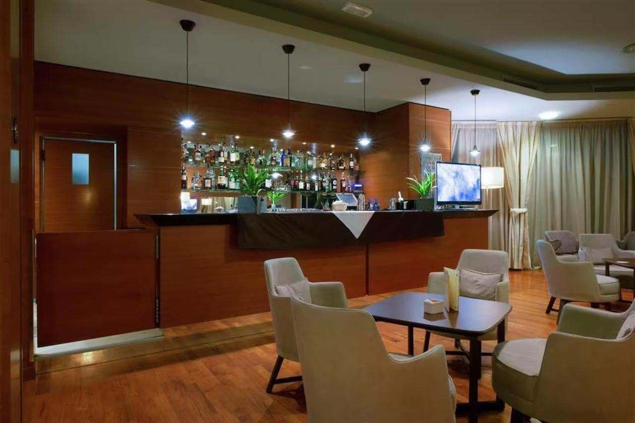 Отель Dolce By Wyndham Milan Malpensa Сомма-Ломбардо Экстерьер фото