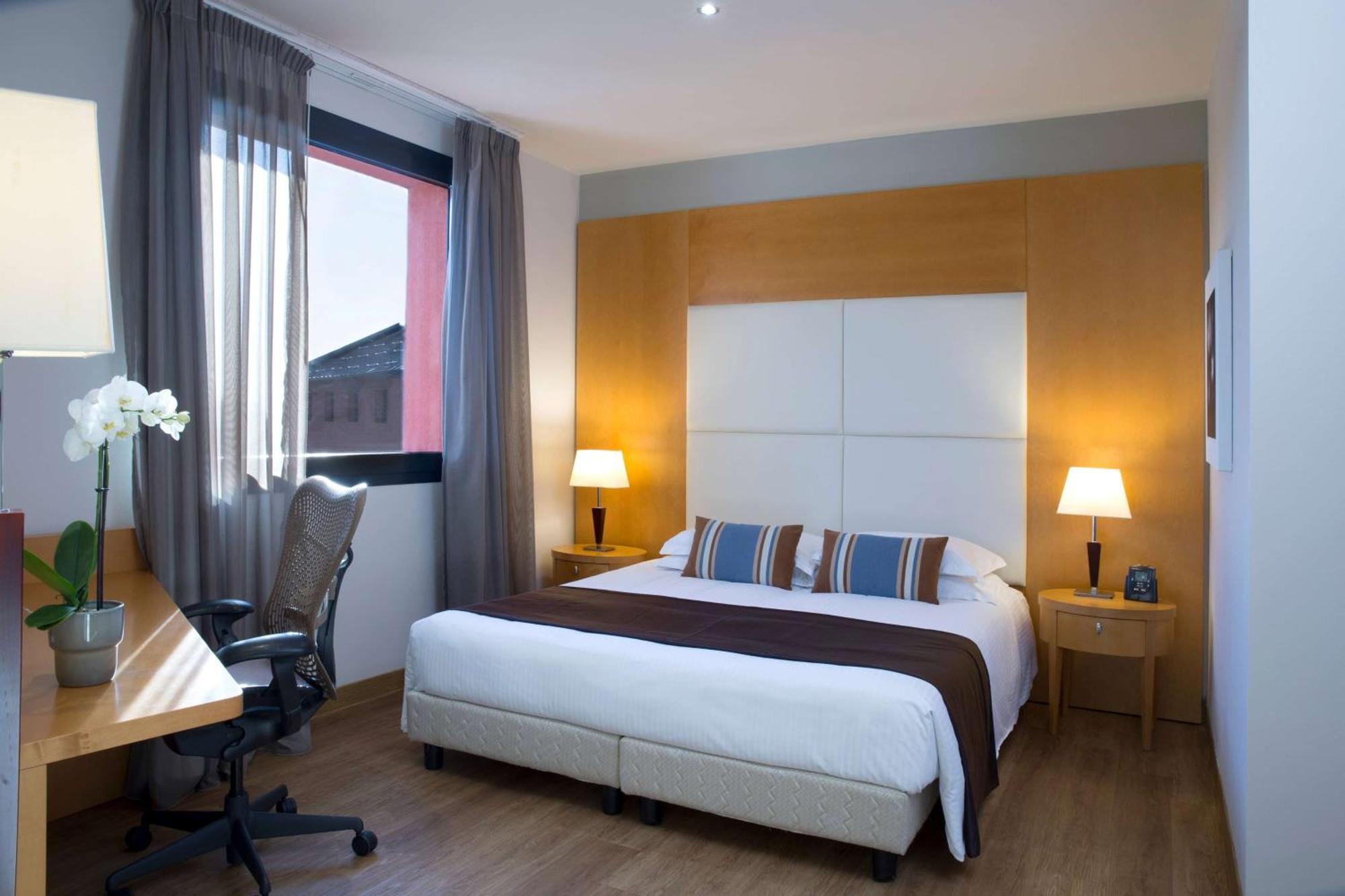 Отель Dolce By Wyndham Milan Malpensa Сомма-Ломбардо Экстерьер фото