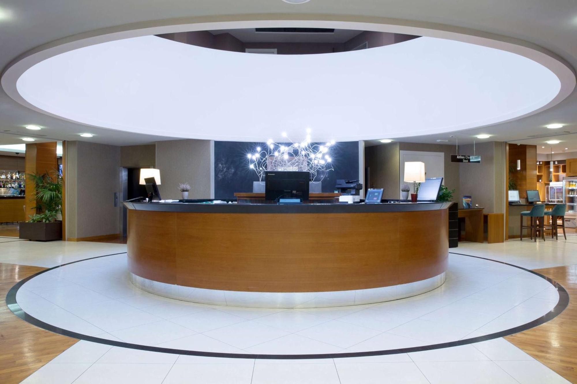 Отель Dolce By Wyndham Milan Malpensa Сомма-Ломбардо Экстерьер фото