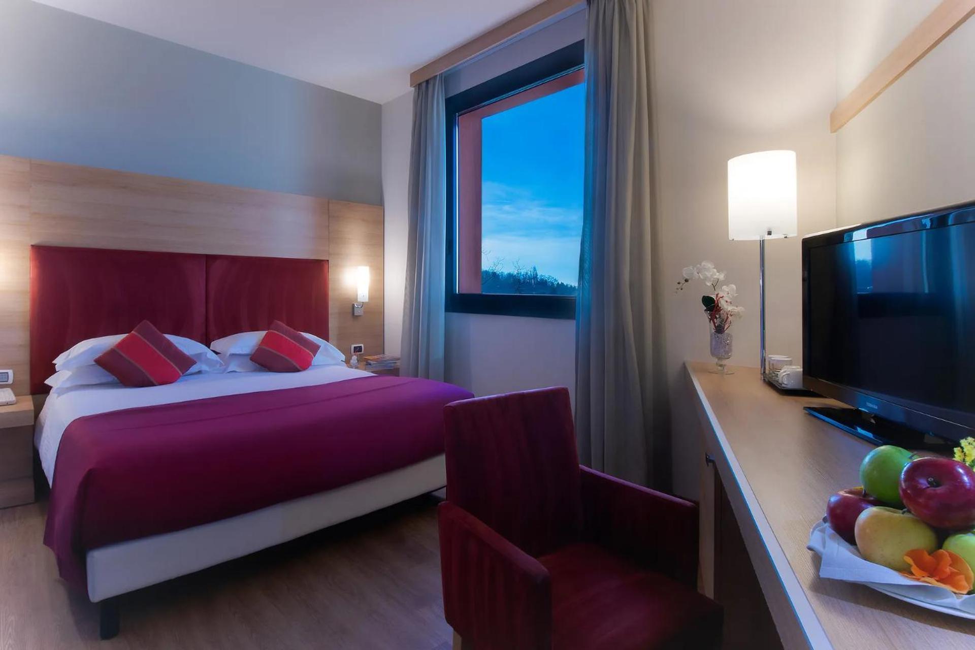 Отель Dolce By Wyndham Milan Malpensa Сомма-Ломбардо Экстерьер фото